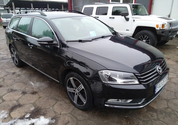 Volkswagen Passat cena 36500 przebieg: 211000, rok produkcji 2013 z Augustów małe 211